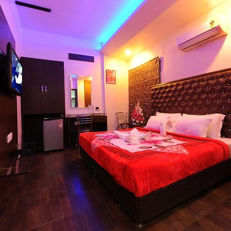 אמריצר Hotel Pearl Inn & Suites מראה חיצוני תמונה