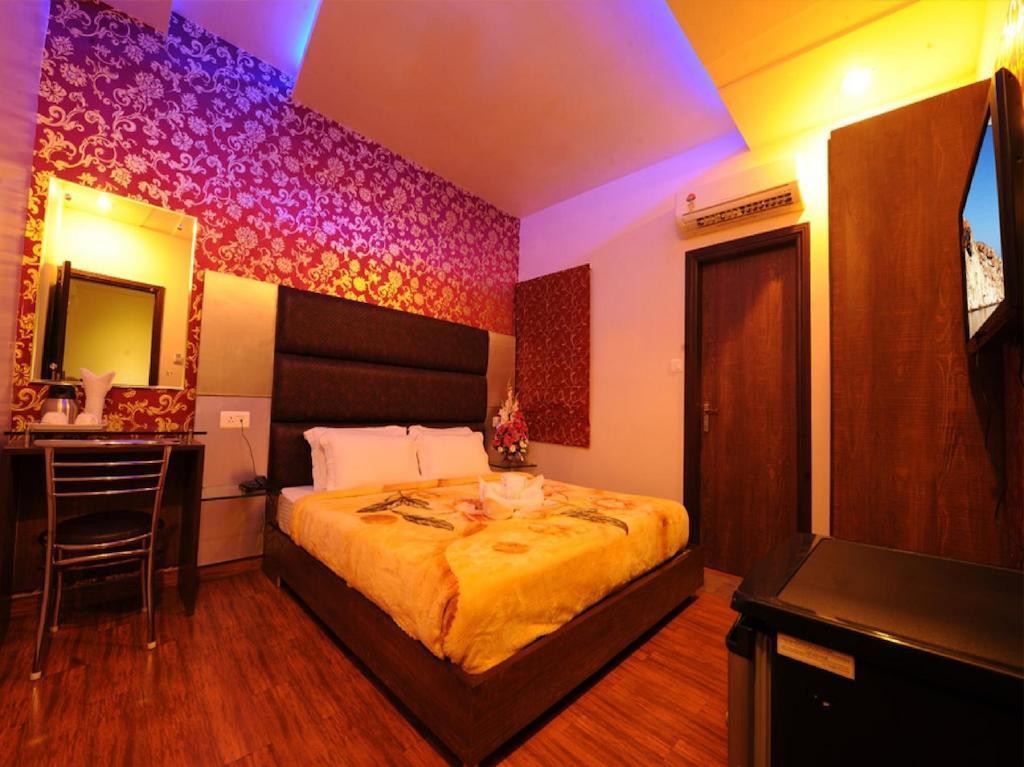 אמריצר Hotel Pearl Inn & Suites חדר תמונה
