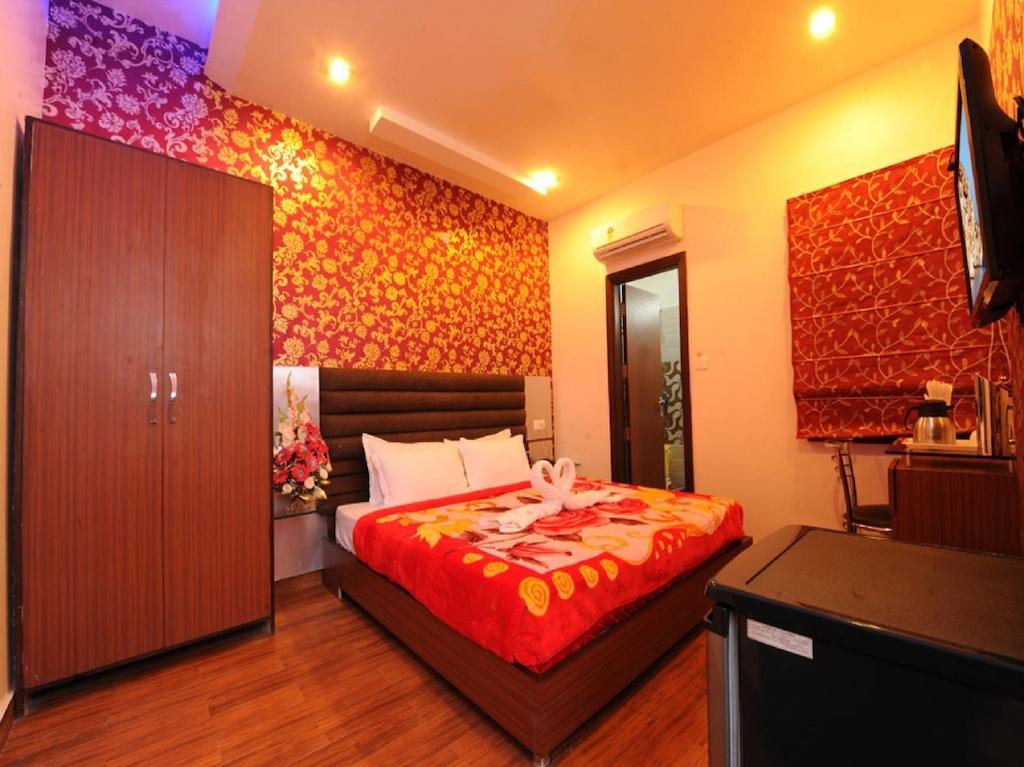 אמריצר Hotel Pearl Inn & Suites מראה חיצוני תמונה