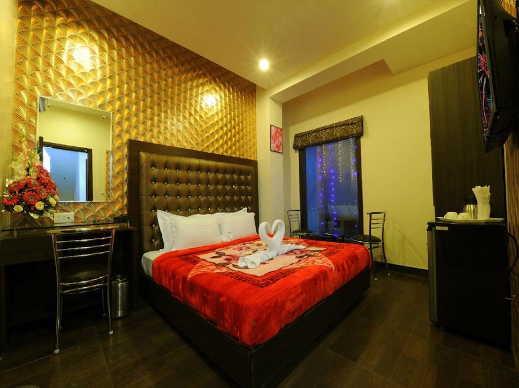 אמריצר Hotel Pearl Inn & Suites מראה חיצוני תמונה