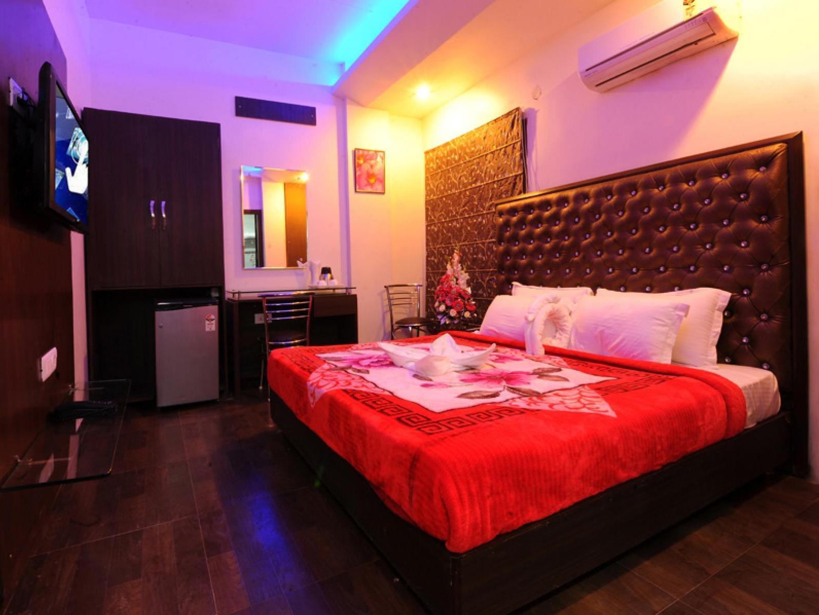 אמריצר Hotel Pearl Inn & Suites מראה חיצוני תמונה