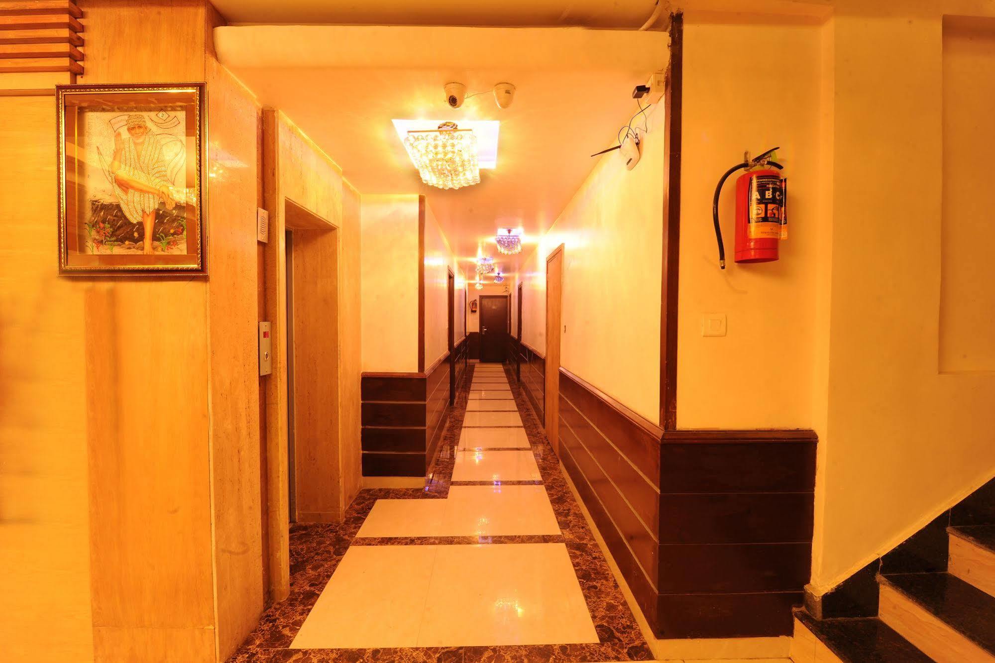 אמריצר Hotel Pearl Inn & Suites מראה חיצוני תמונה